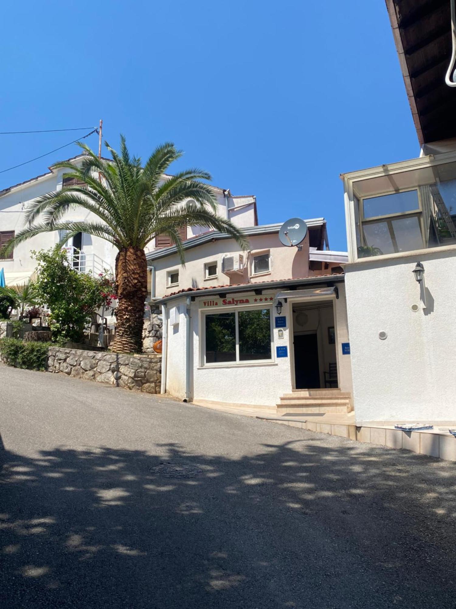 Villa Salyna Icici Luaran gambar