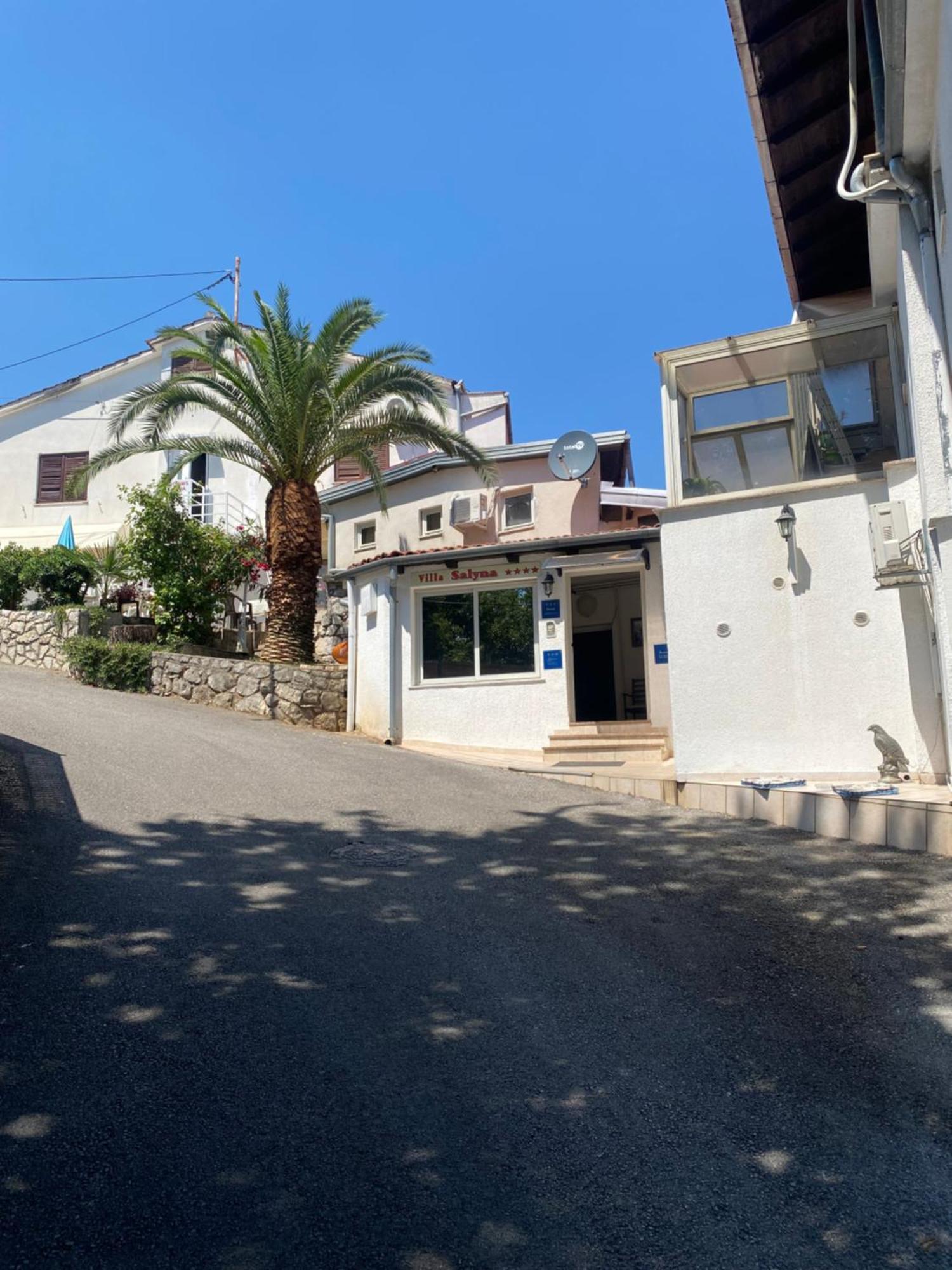 Villa Salyna Icici Luaran gambar