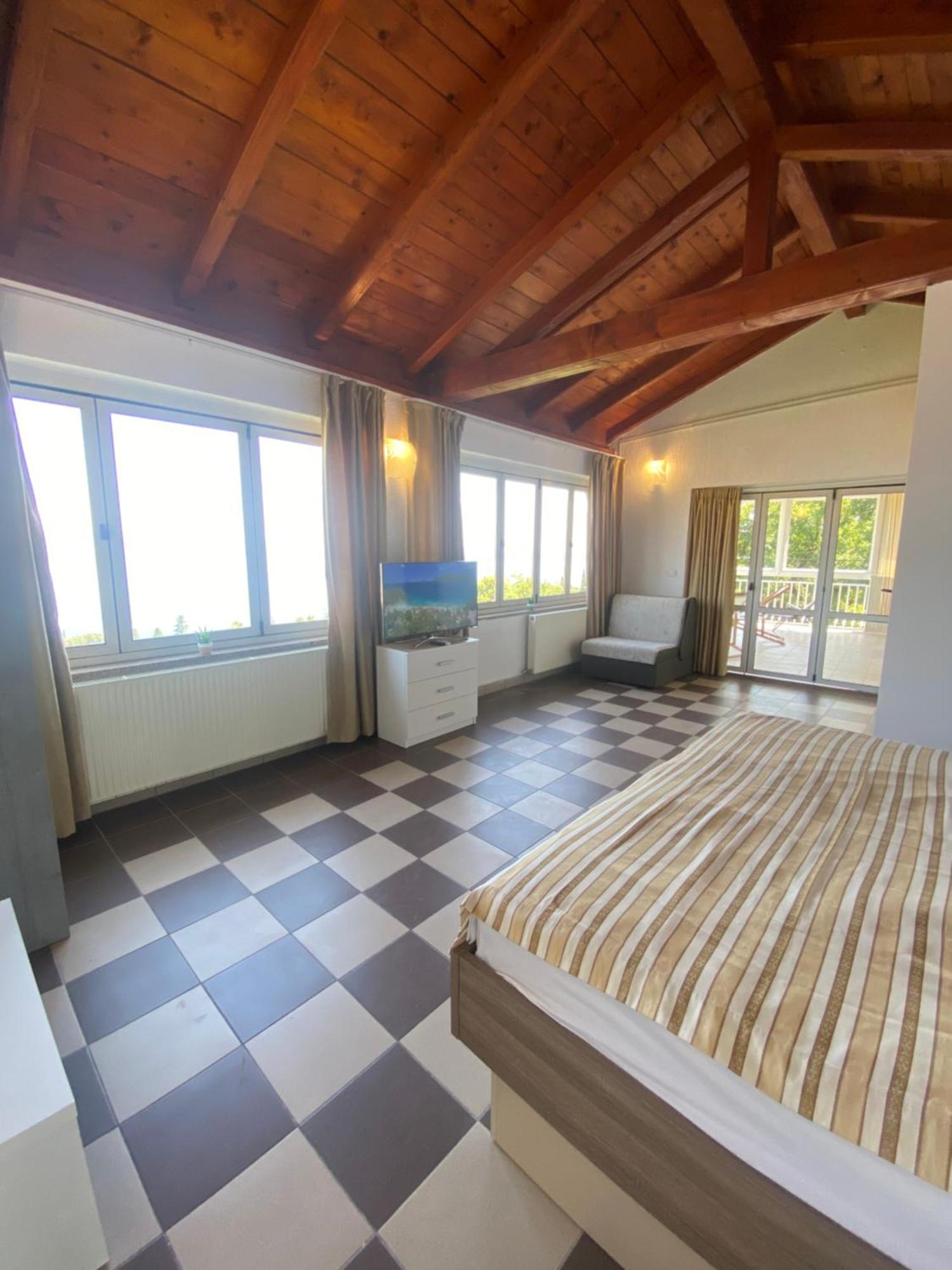 Villa Salyna Icici Luaran gambar